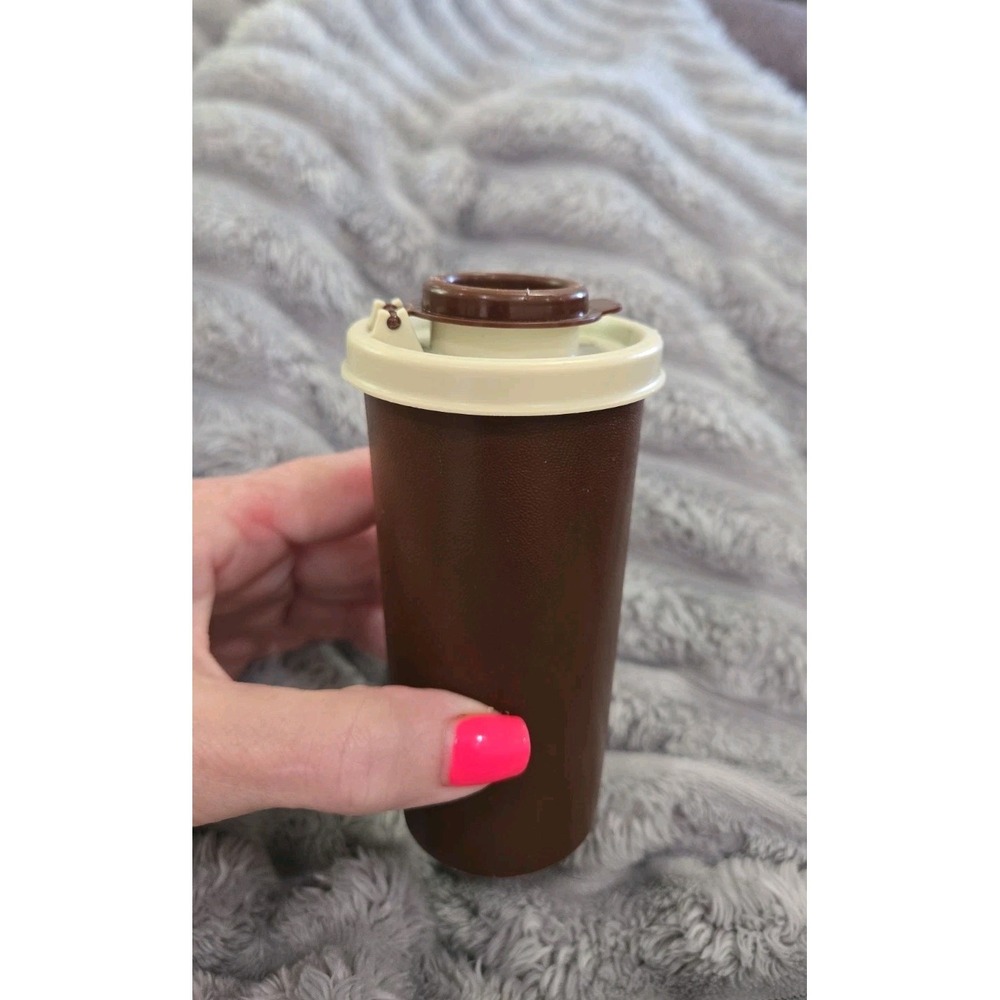 Vintage Tupperware Brown and Tan Flip Top Salt OR Pepper Shaker. ONLY 1. EUC!!
